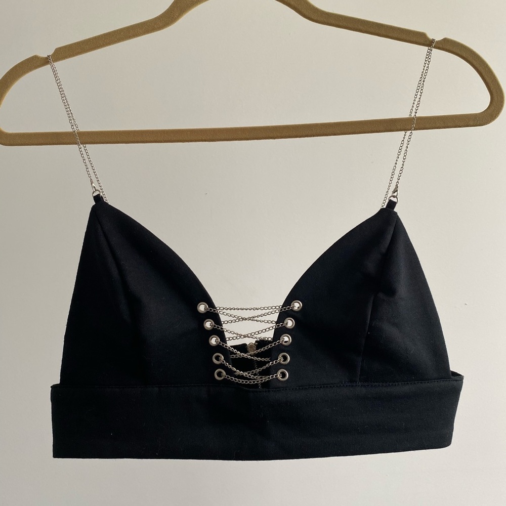 Fun chain strap cropped tank